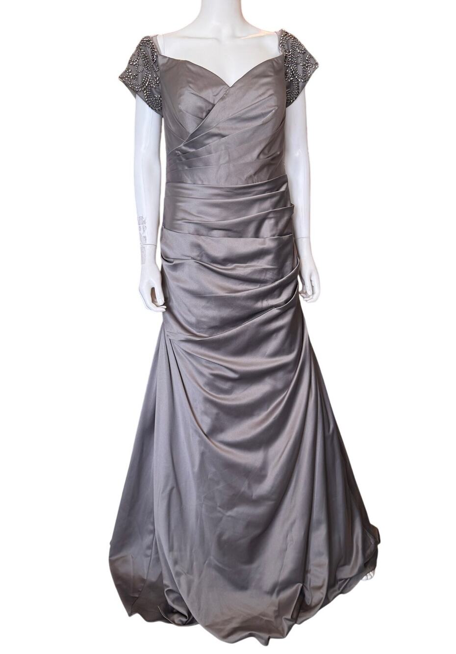 New ~ LA FEMME ~  Silver Elegant Off Shoulder V-Neck Gown Size 14PROM FAST SHIP!
